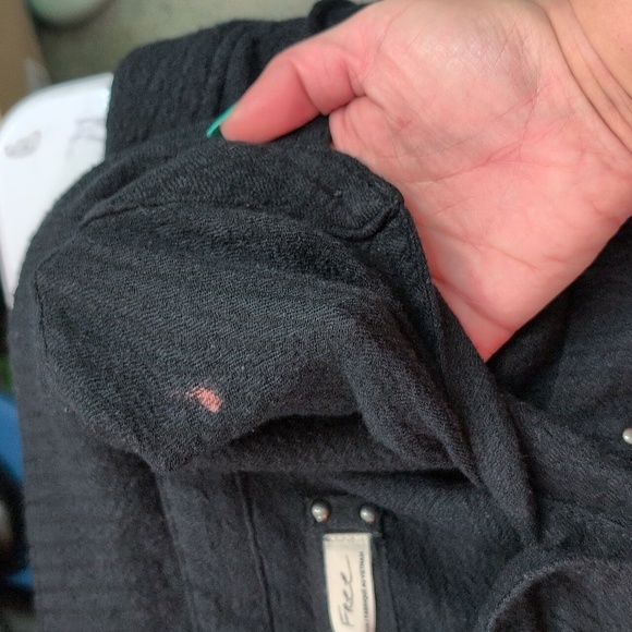 We The Free. Solid Hidden Valley Buttondown Medium. EUC - Picture 11 of 12